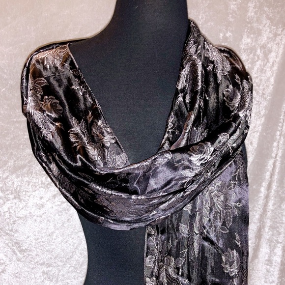 Reversible wrap/scarf - Picture 2 of 6